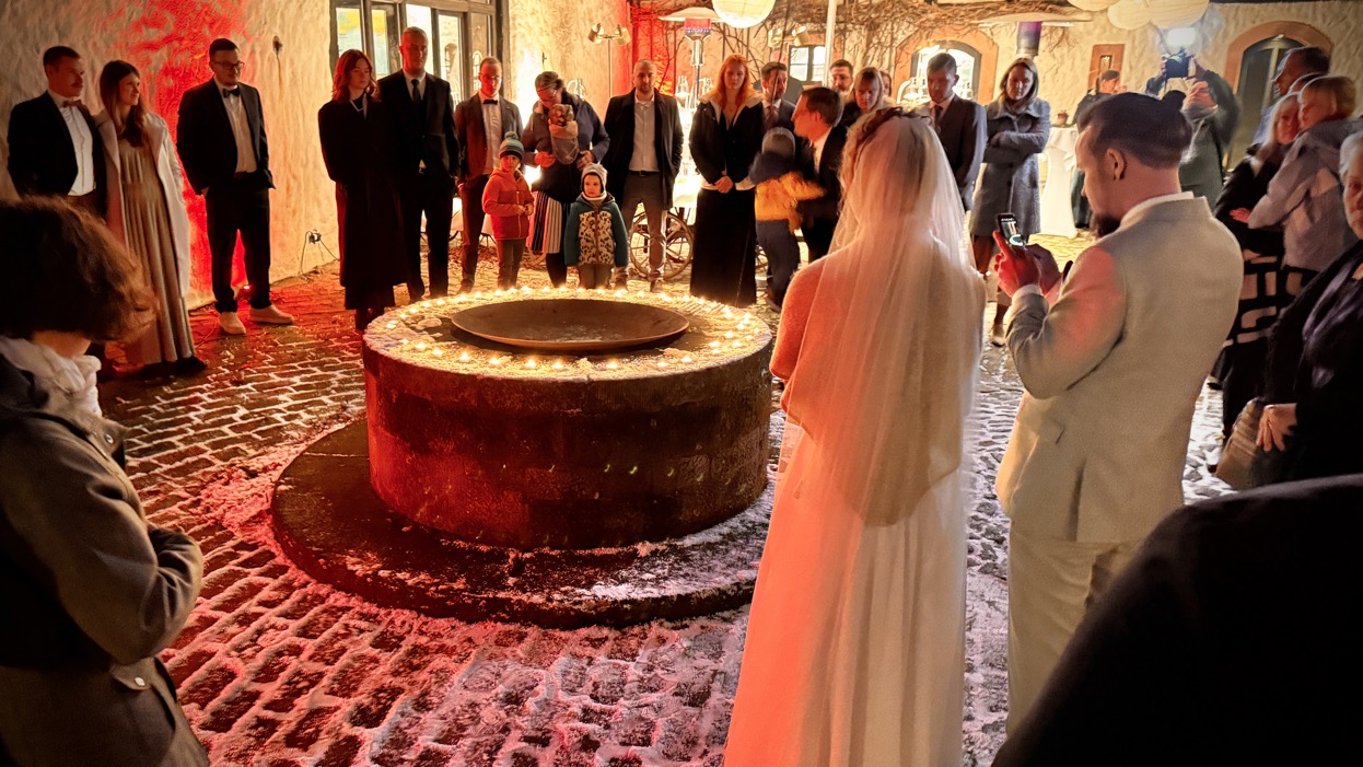 8E13FDBA-2FD9-49B4-B953-A6E001BF49E7_1_201_a